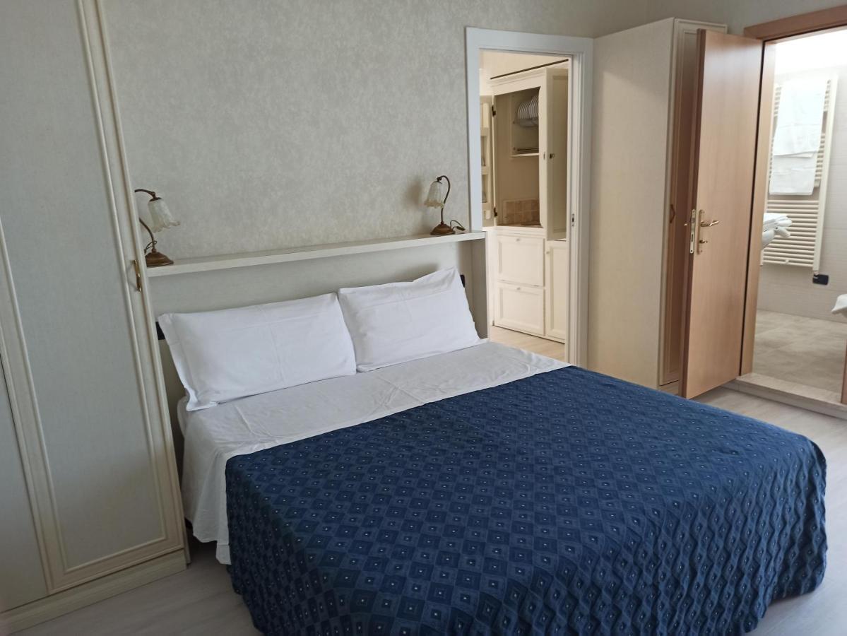 Hotel Mondial เบลลาเรีย-อีเจอา มารีนา ภายนอก รูปภาพ