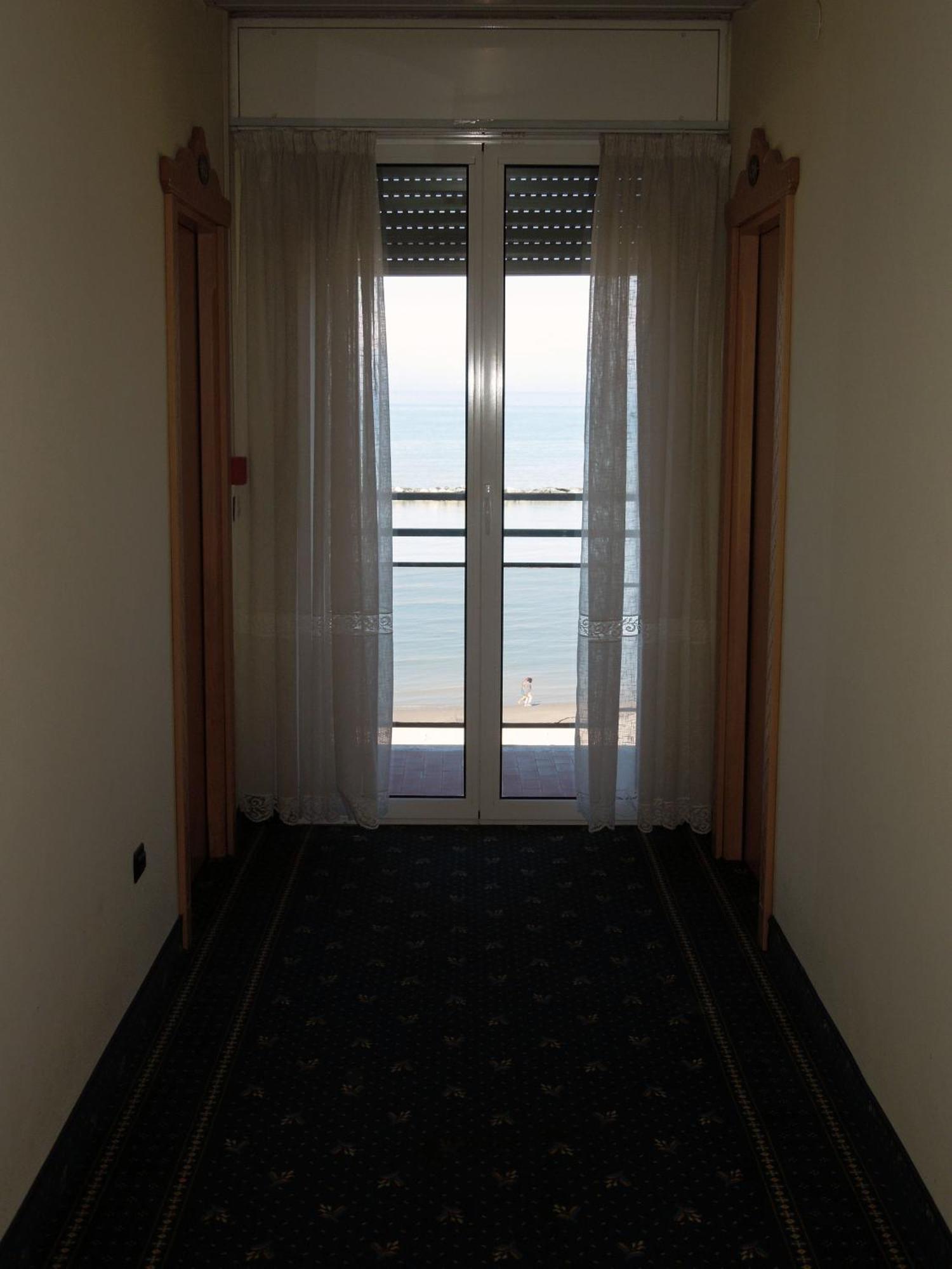 Hotel Mondial เบลลาเรีย-อีเจอา มารีนา ภายนอก รูปภาพ