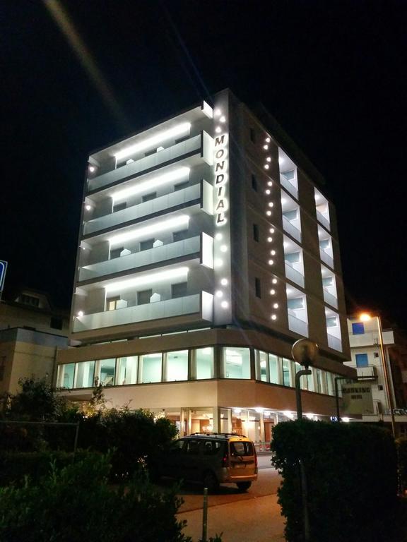 Hotel Mondial เบลลาเรีย-อีเจอา มารีนา ภายนอก รูปภาพ